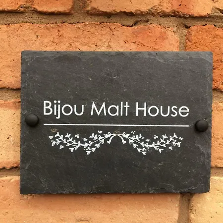 Bijou Malthouse Guest House Alcester Exterior photo